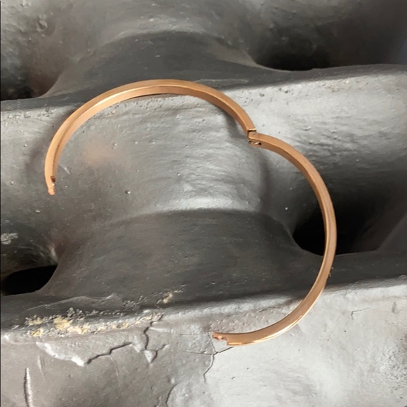 Beautiful gold clip bracelet - Picture 2 of 6